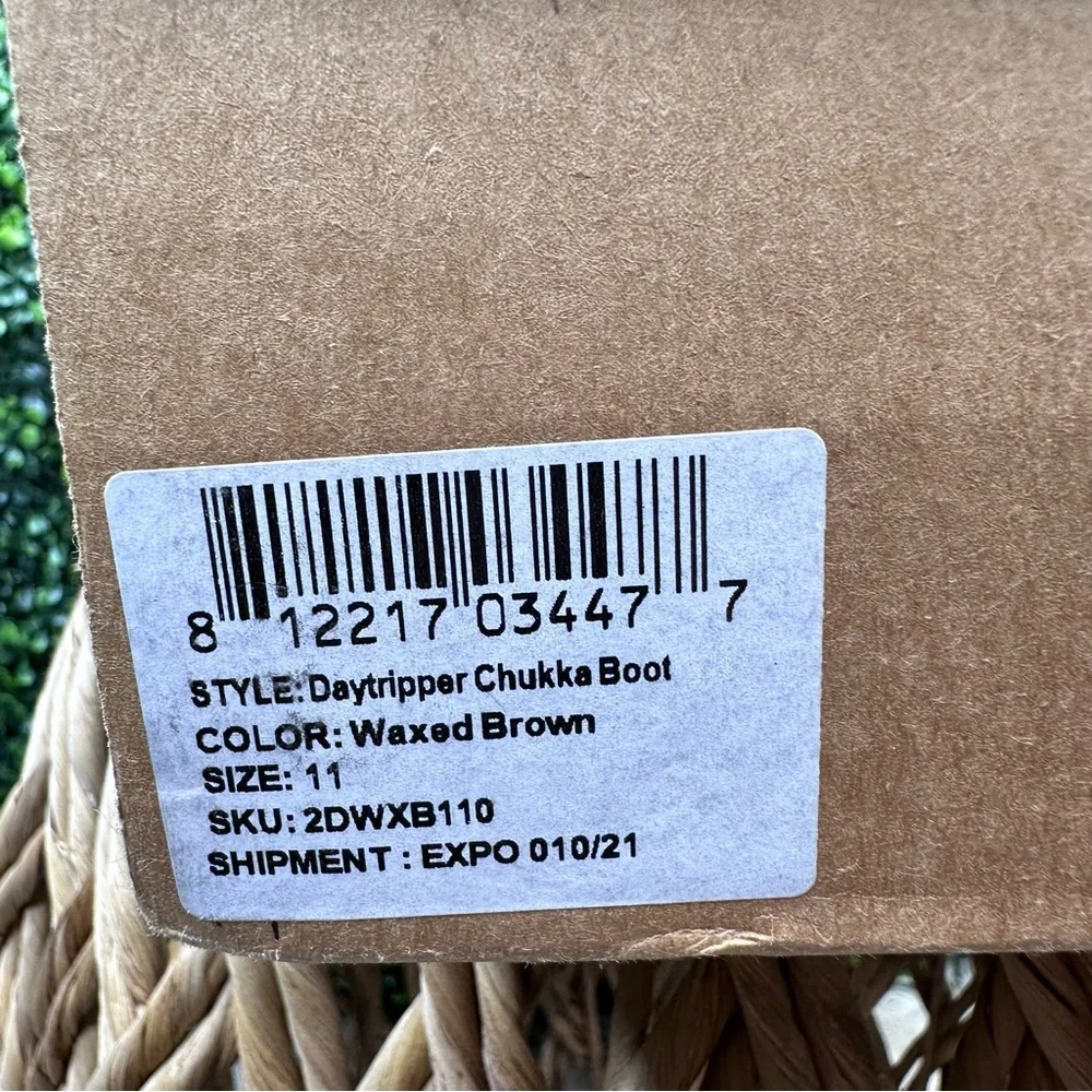 Nisolo men’s Daytripper Chukka‎ Boot in waxed brown new in box